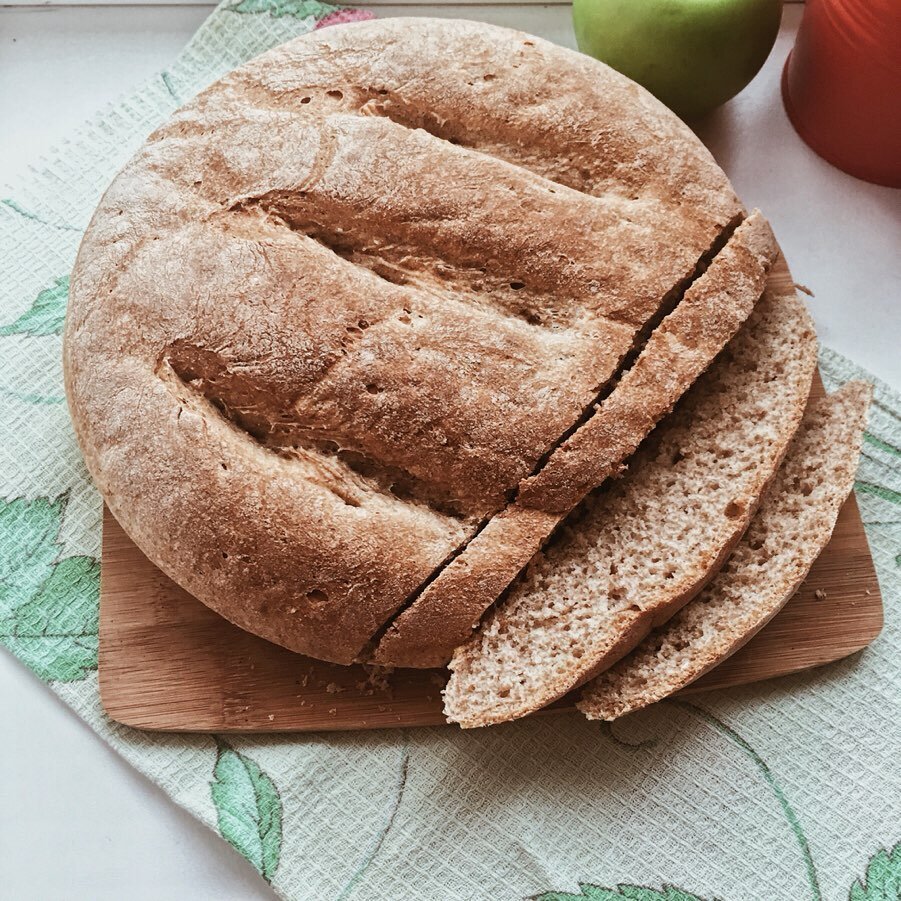 Хлеб из цельнозерновой муки, с высоким содержанием клетчатки.