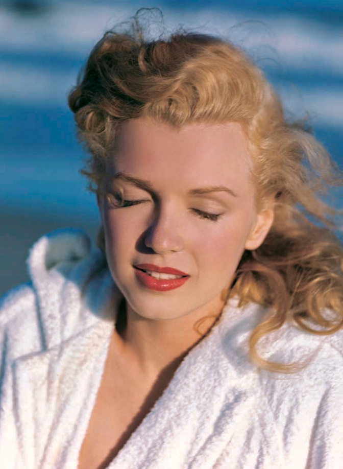 Marilyn Monroe - photo by André De Dienes - Фото с сайта - tipiti.info