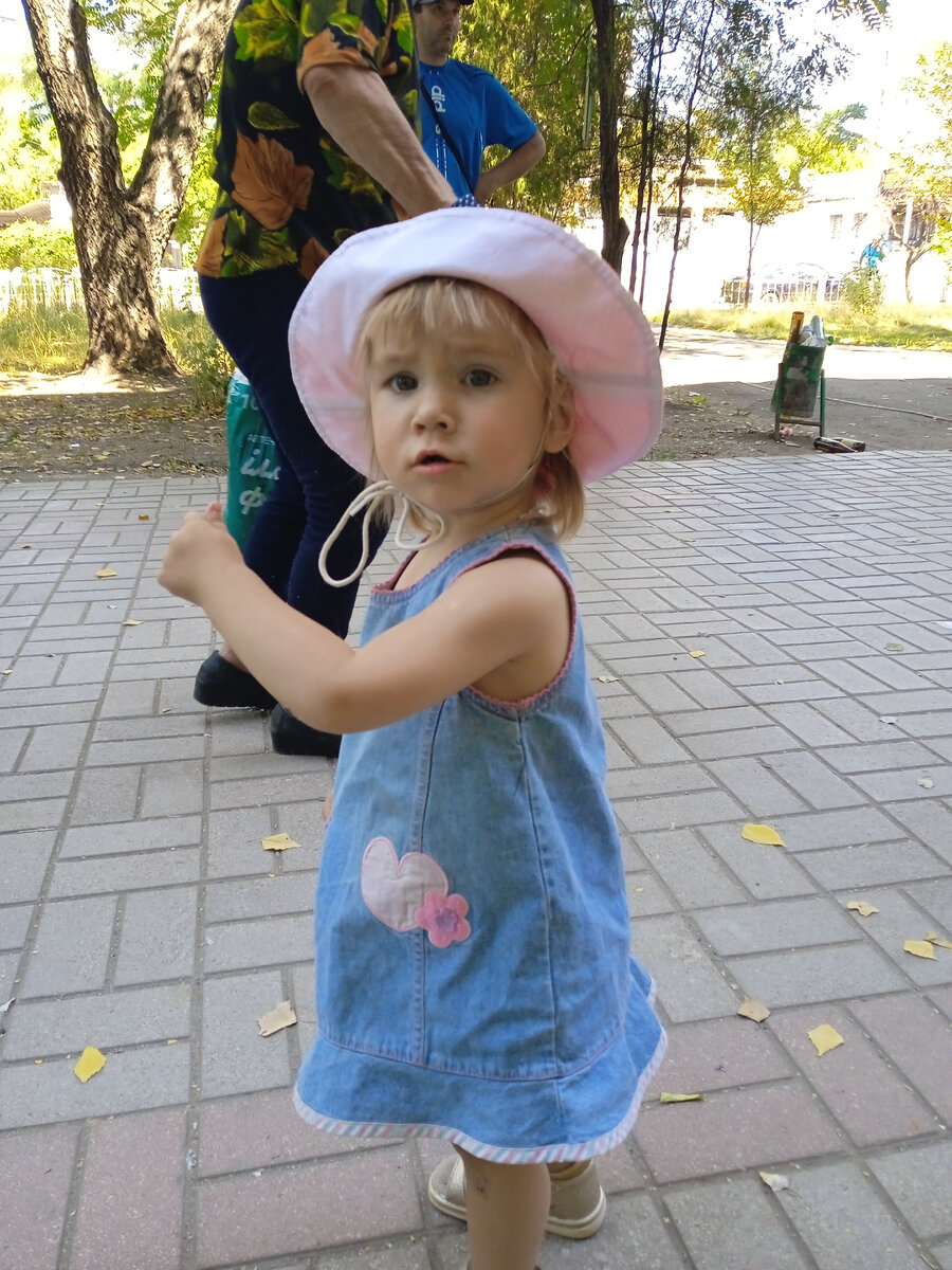 Даринка с нами во всех очередях