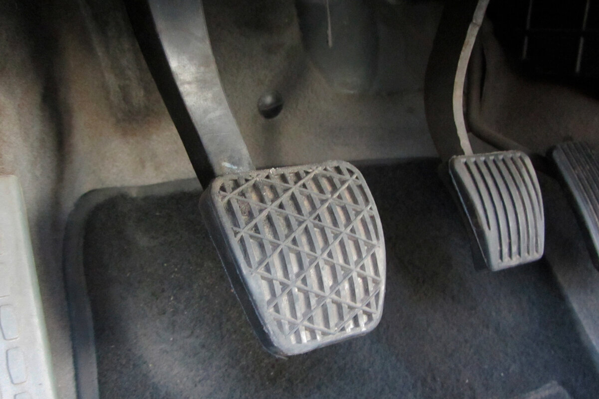 педаль сцепления https://clck.ru/32mFTQ