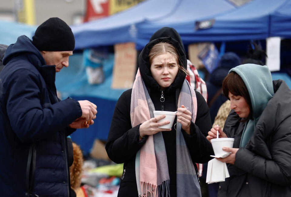 InPoland: Массовое отравление украинских беженцев произошло в Польше в центре в Глухолазах  REUTERS