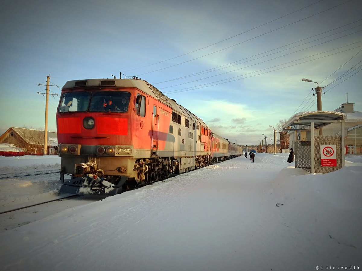 Киров луза. ТЭП 70 563. Поезд Киров Котлас. Поезда в Юрье. Поезда на станции Юрья.