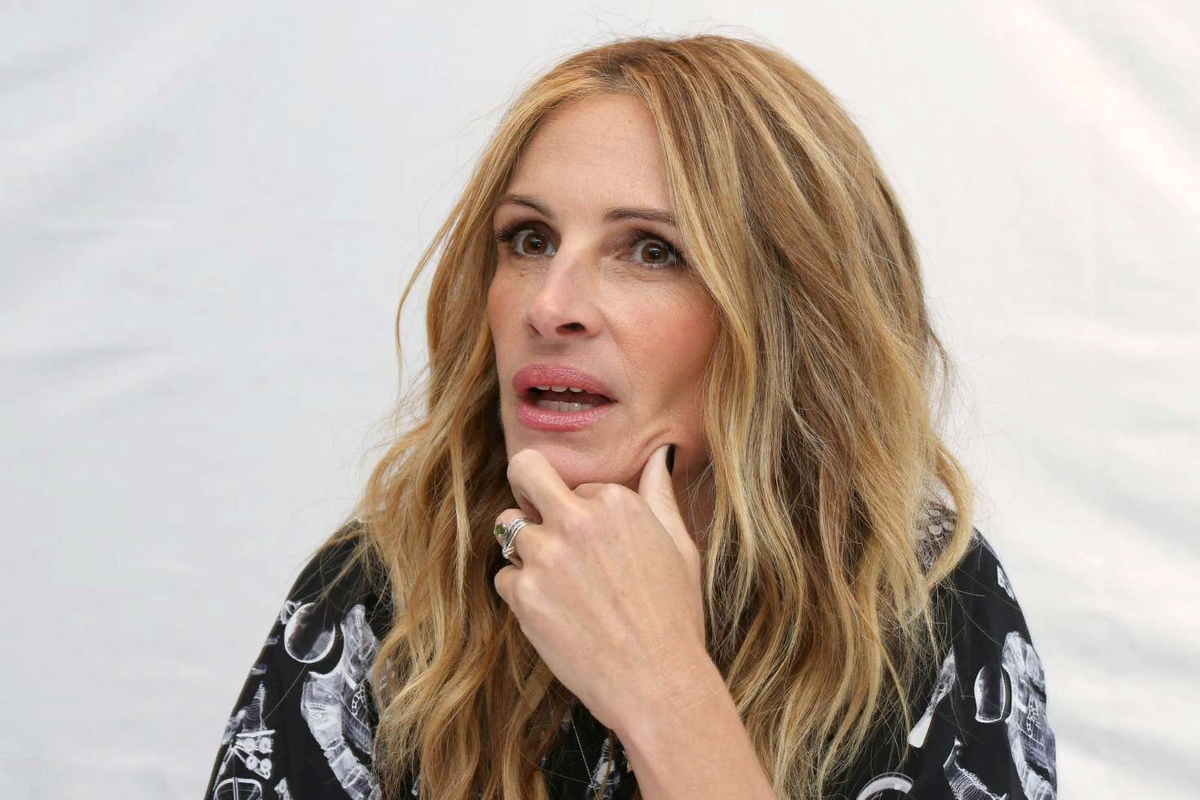 Julia Roberts Opens Up About Posting Photos of Her Kids Without 'Infringing on T