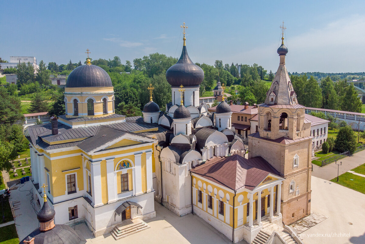 Монастырь в старице