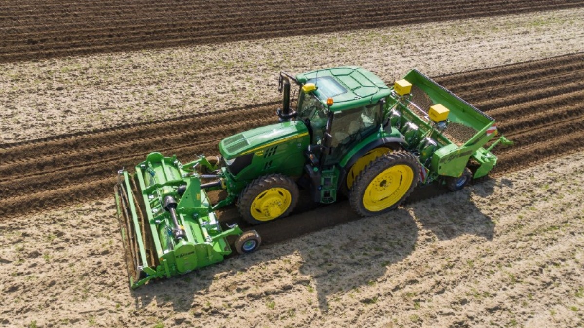 Новый фронтальный культиватор AVR MultiForce для картофеля. Фото: официальный сайт AVR