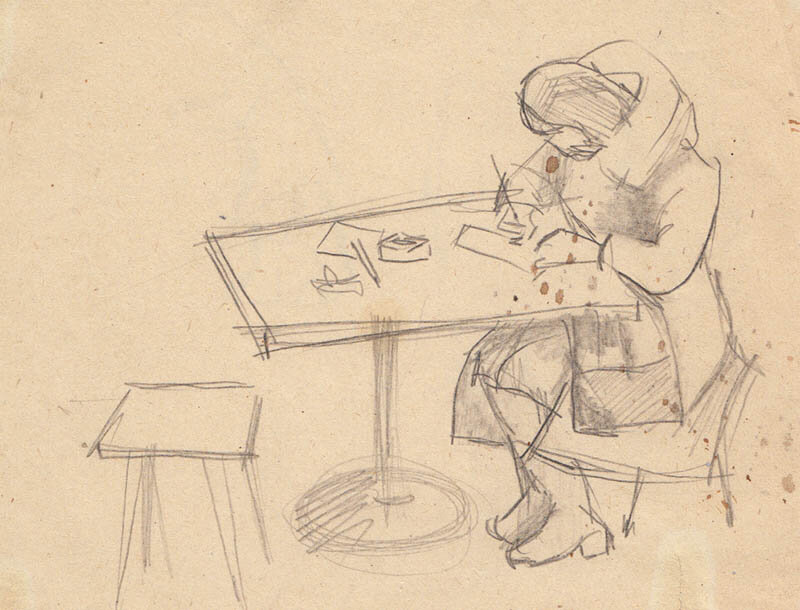 Девушка пишет письмо