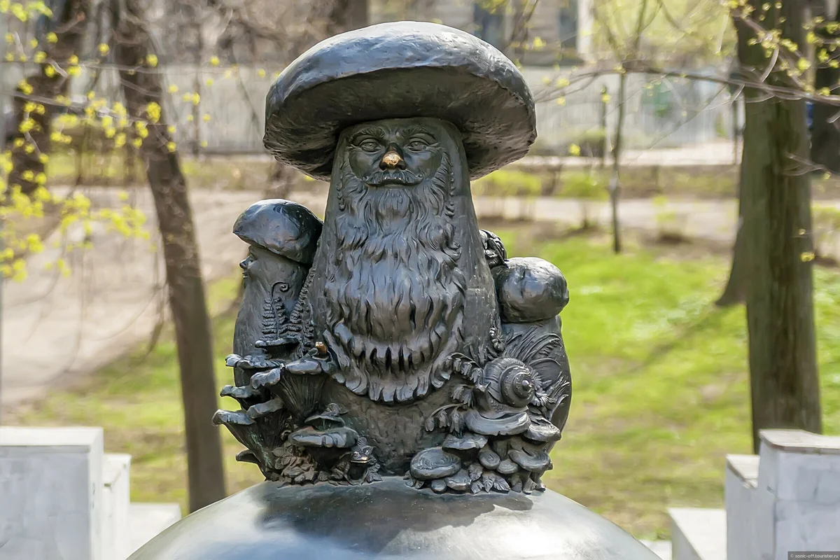 genre's sculpture's Mushrooms with Eyes in specifics, ulitsa Lenina, 26 - Yandex