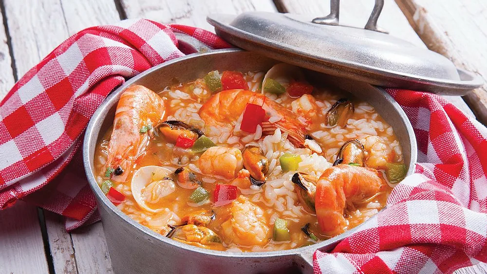 Блюда португалии. Арош-де-Маришку. Аррош де Маришку (arroz de marisco). Португалия еда Национальная. Аррос чауф