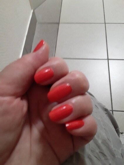 Подумать о красе ногтей? 😀