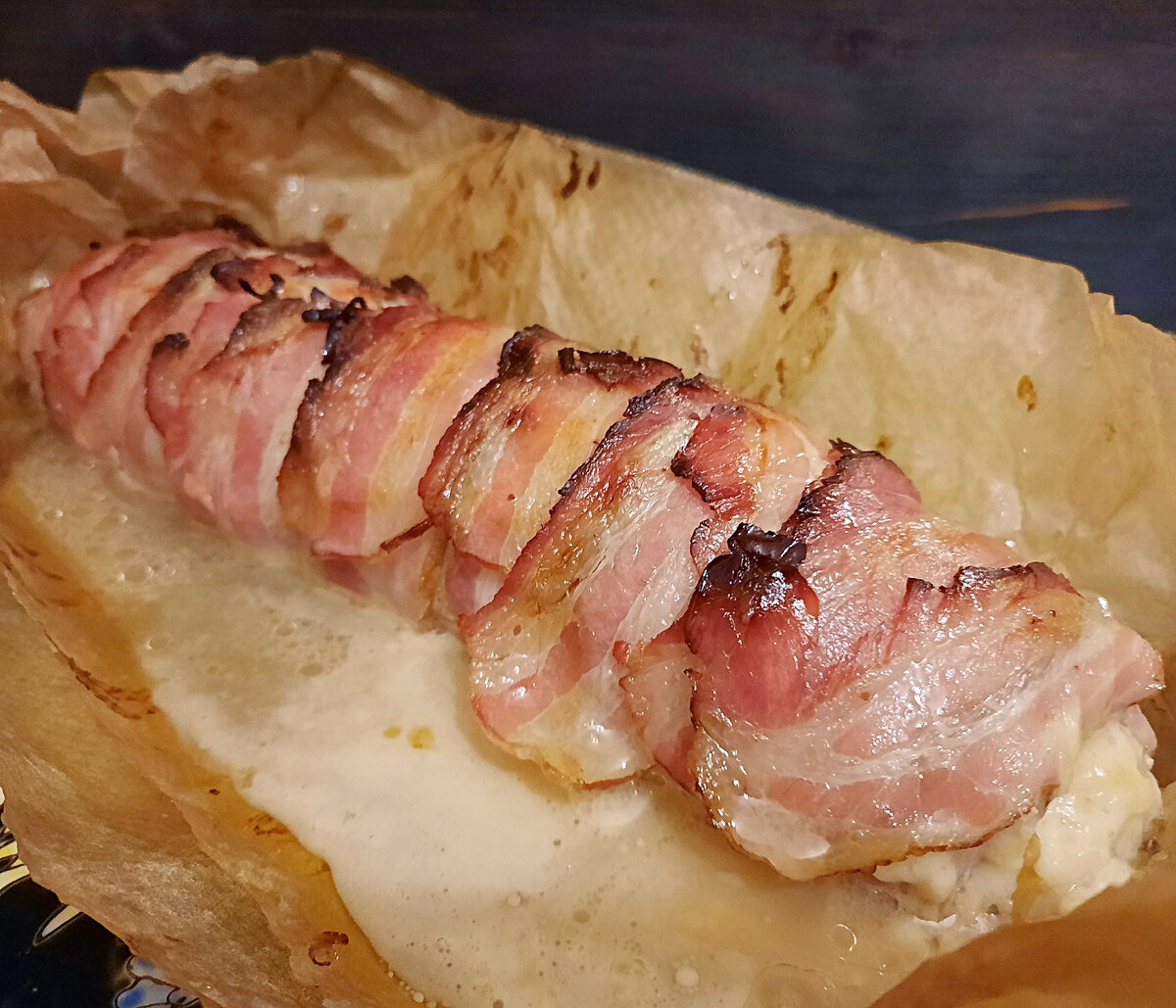Сочная свиная вырезка с беконом в духовке