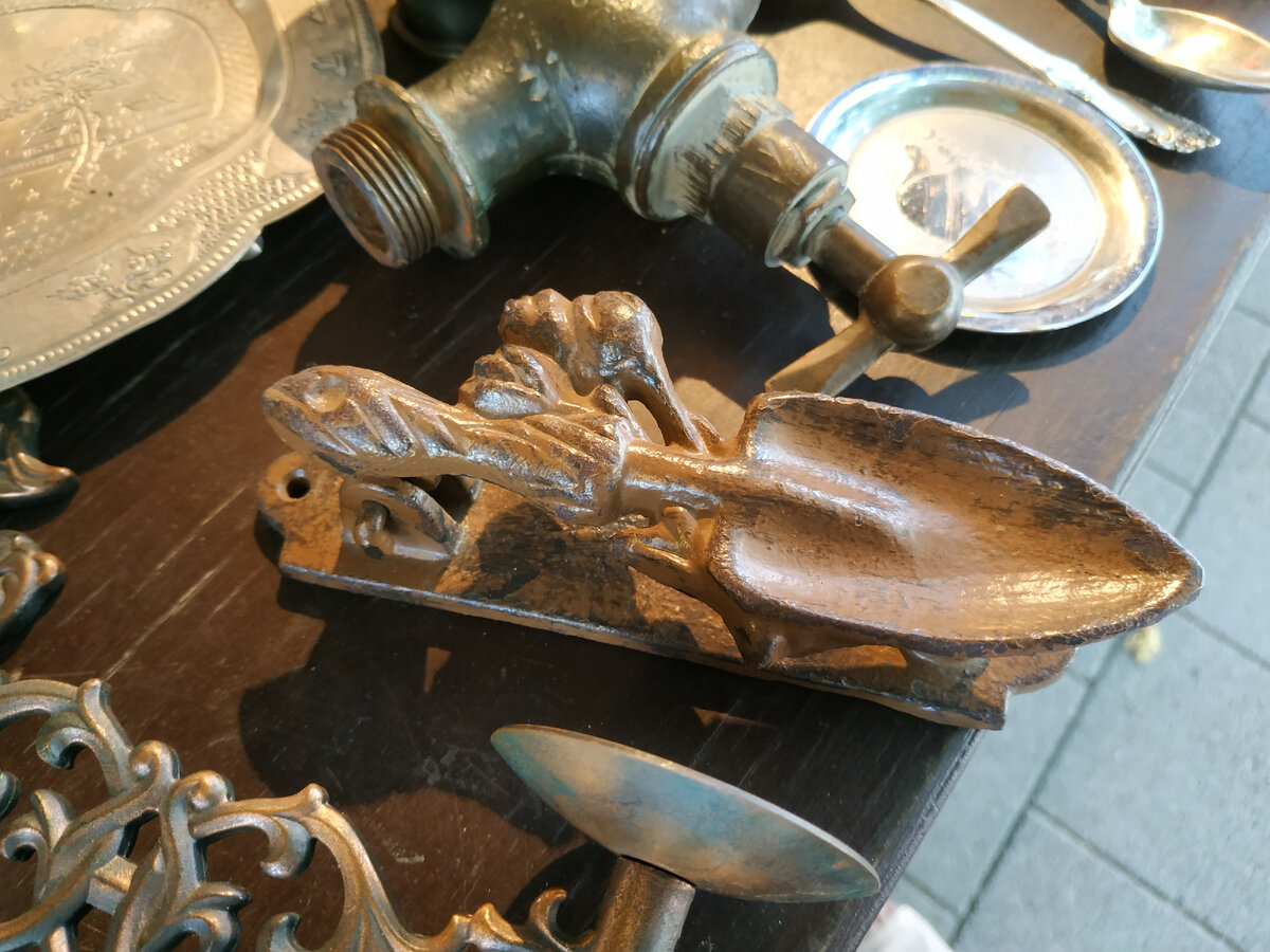 Кнокер или дверной молоточек