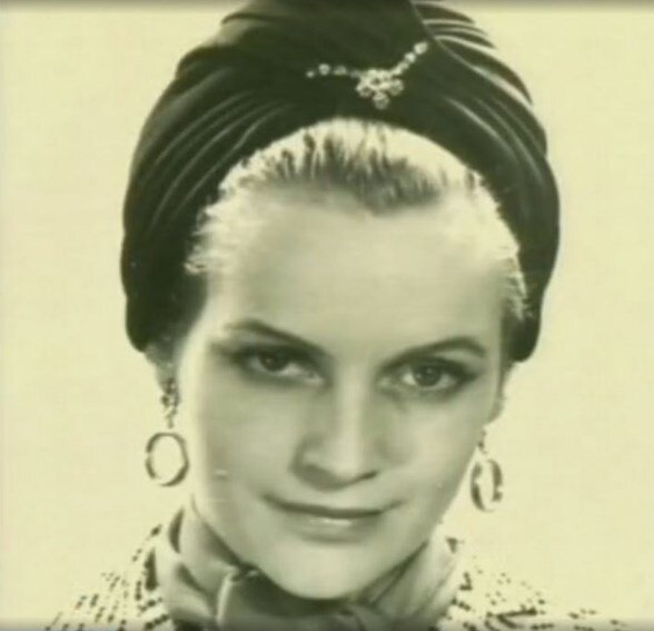 Фото: ygashae-zvezdu.livejournal.com Валентина Яшина - одна из самых известных советских манекенщиц, прозванная "советской Гретой Гарбо"