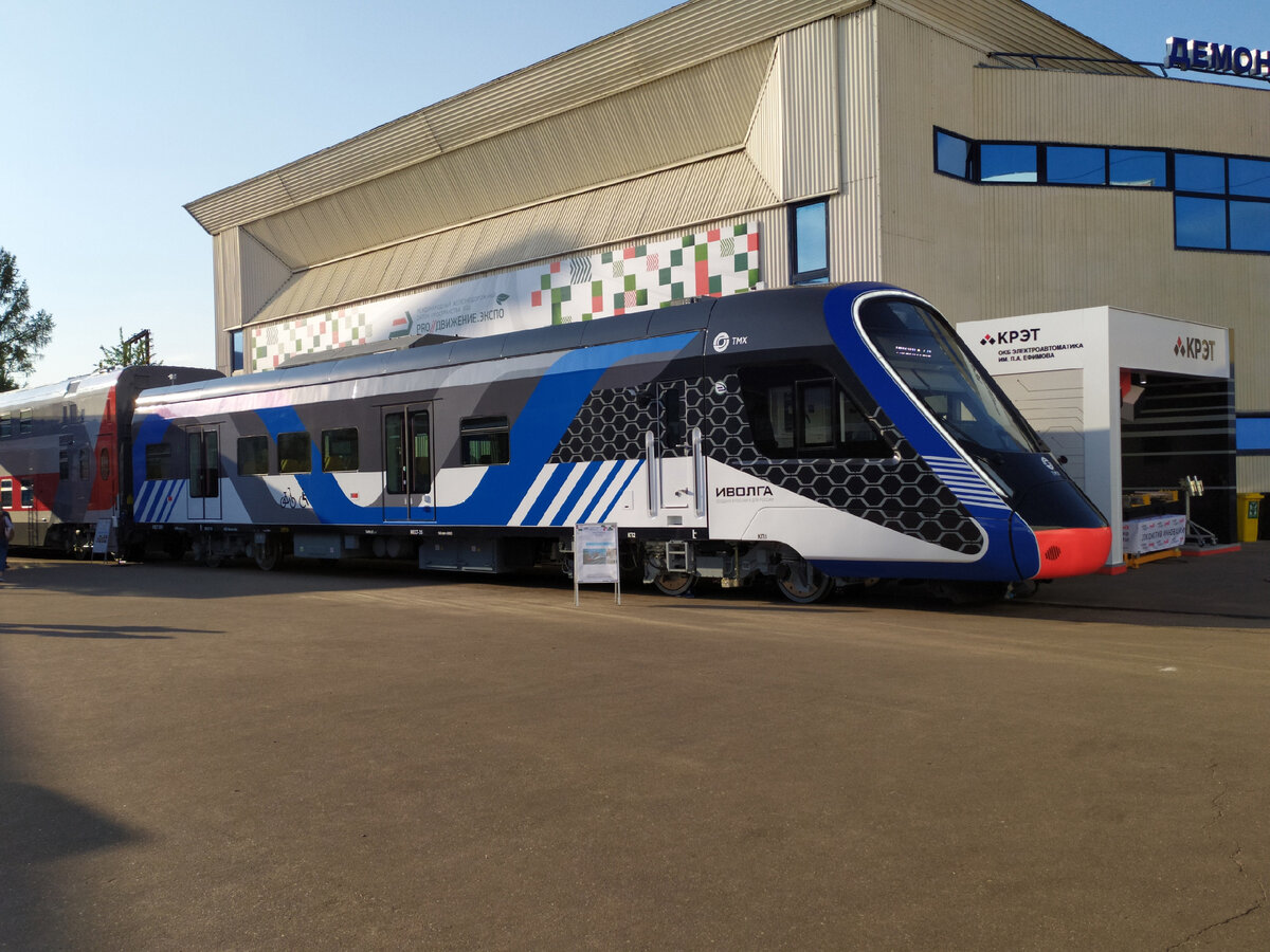 Головной вагон электропоезда "Иволга 3.0" на выставке в Щербинке в 2021 году