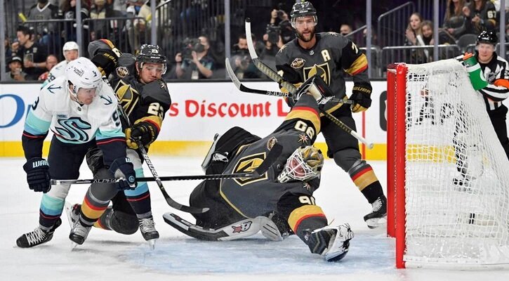 Момент встречи "Вегаса" и "Сиэтла".  фото: картинки  яндекса.