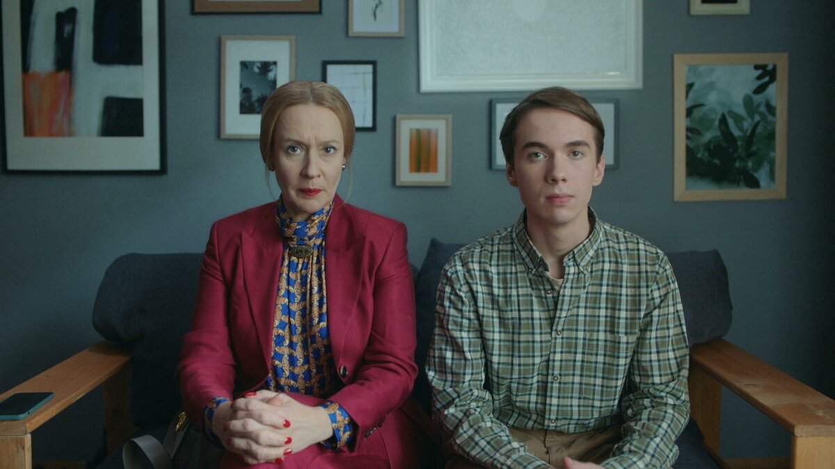 Актриса Евгения Дмитриева и актер Денис Власенко