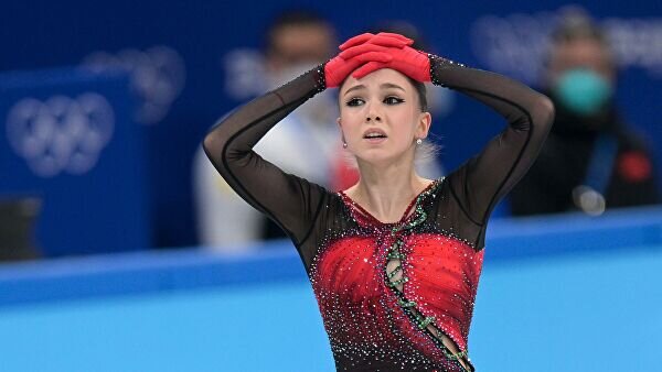    Камила Валиева выступает с произвольной программой в женском одиночном катании командных соревнований по фигурному катанию на XXIV зимних Олимпийских играх в Пекине© РИА Новости / Григорий Сысоев