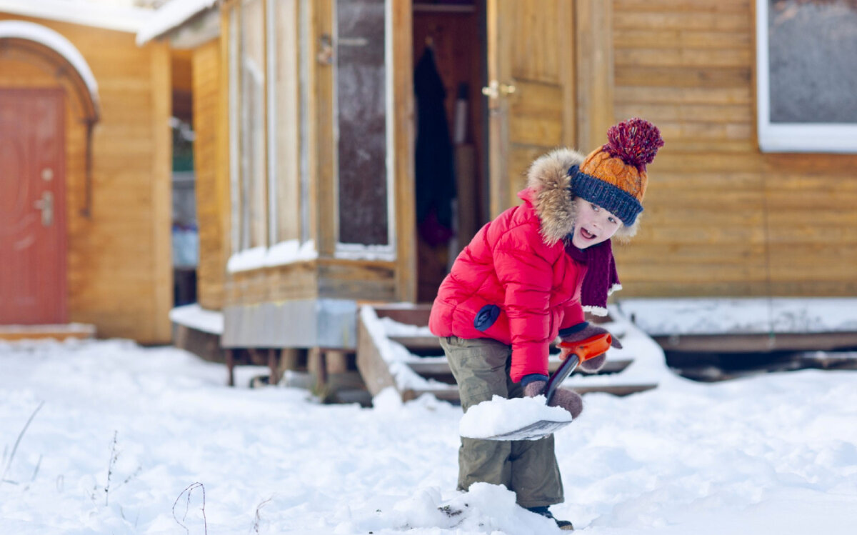 Уборка снега. Источник: istockphoto.com/ru