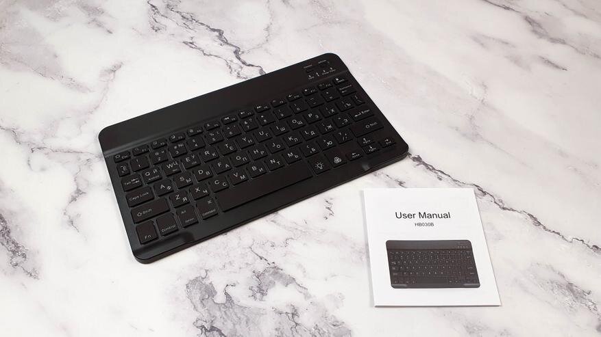 Инструкция на китайском и английском языках описывает основные возможности, особенности подключения и описание дополнительных кнопок.