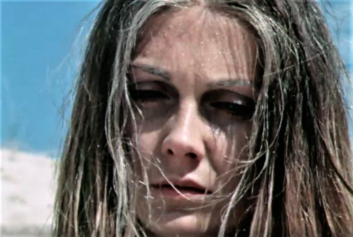 Гражина Байкштите в роли матери. Кадр из телефильма "Сказка о Звездном мальчике" (1983)