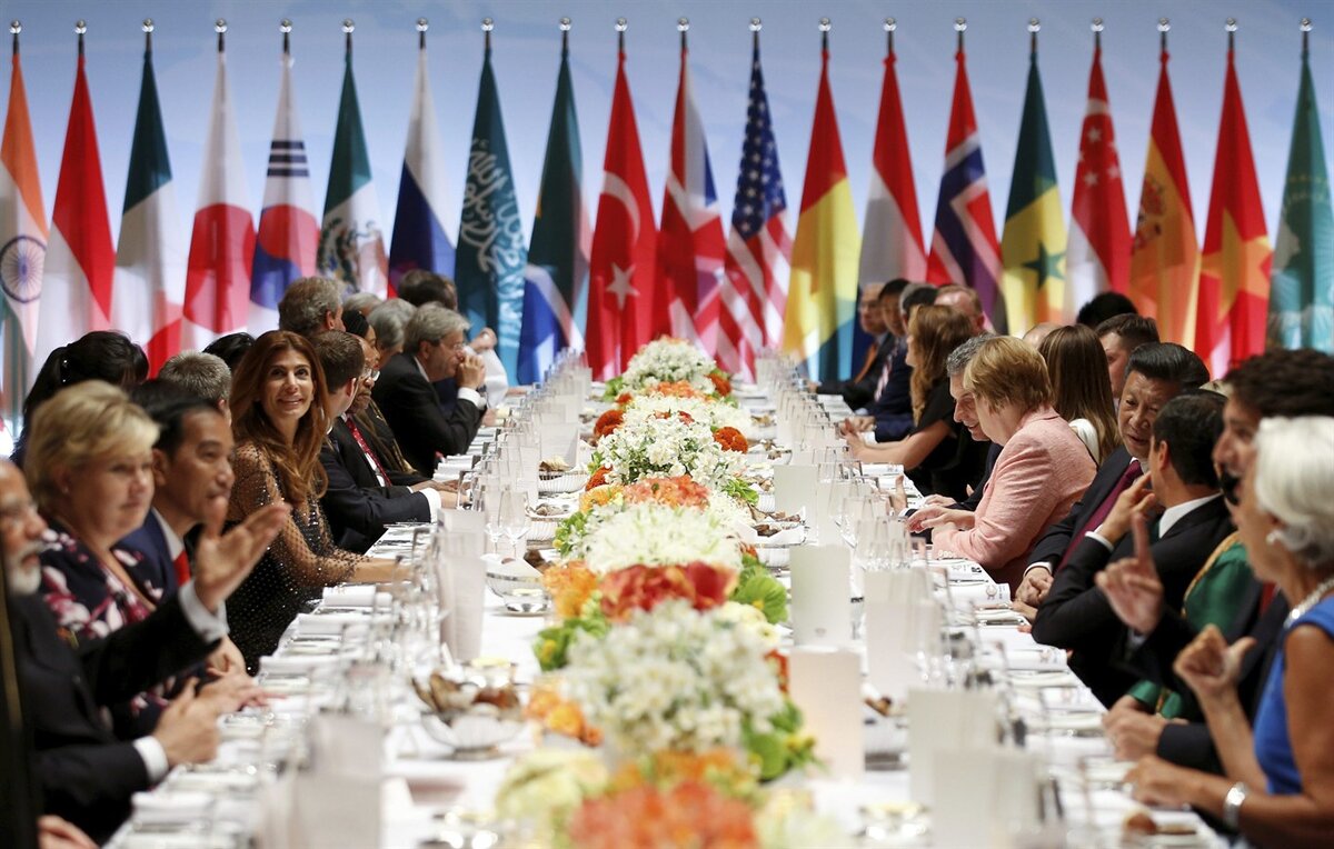 Торжественный ужин "двадцатки"