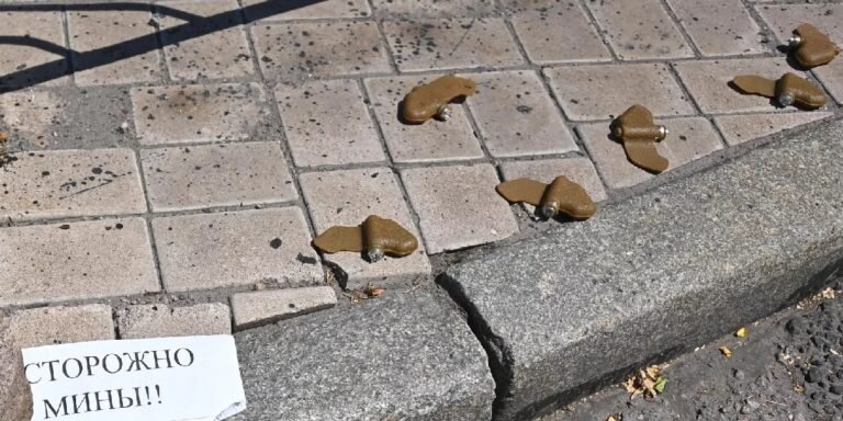 В ДНР 44 мирных жителя подорвались на минах "Лепесток" Новости мира Известия 15.