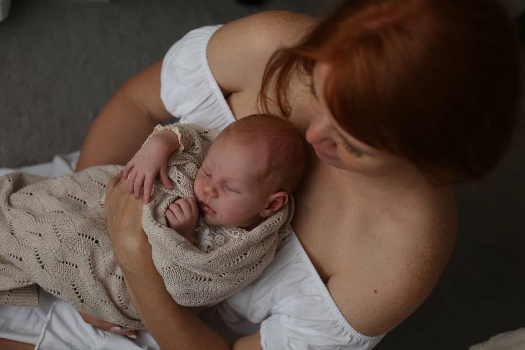 Еще темненькие волосы у Василисы. Потом поменялся цвет.