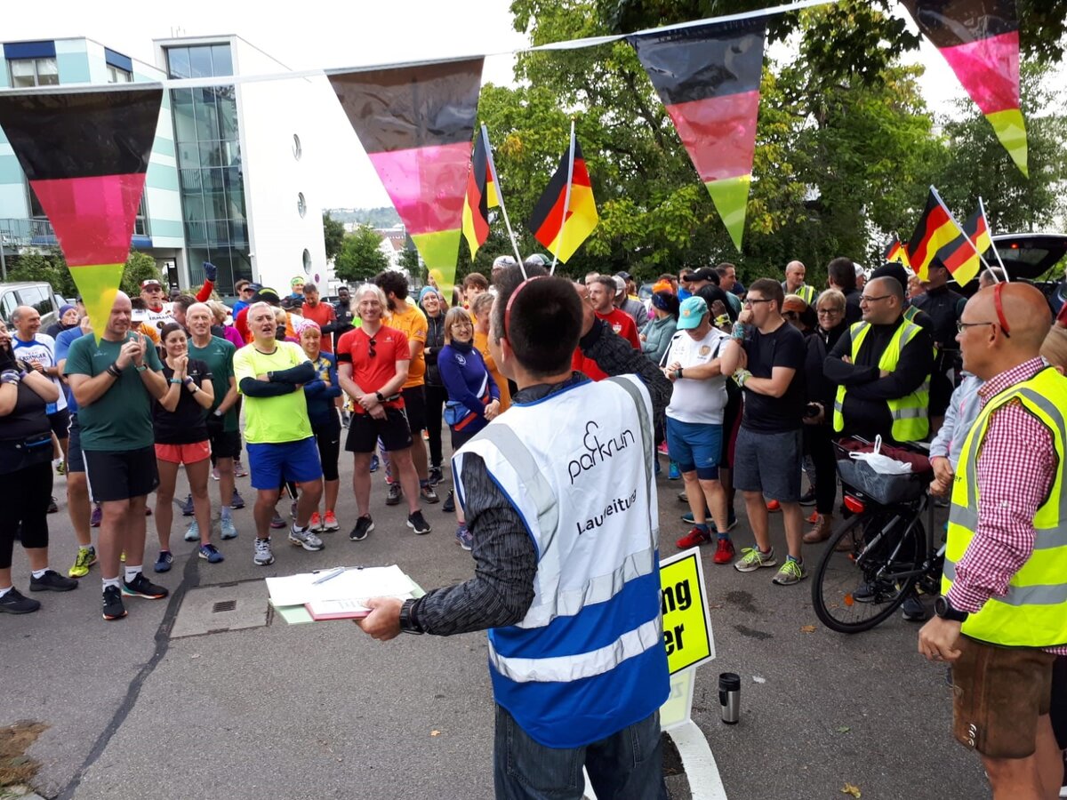Один из праздничных дополнительных паркранов в Германии. 