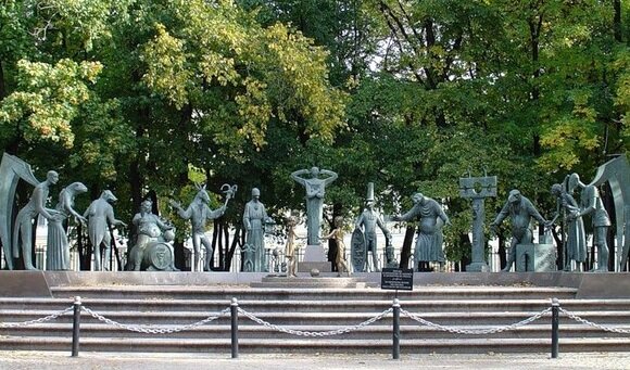 Дети в окружении человеческих пороков /из свободного доступа Яндекс. Картинки/