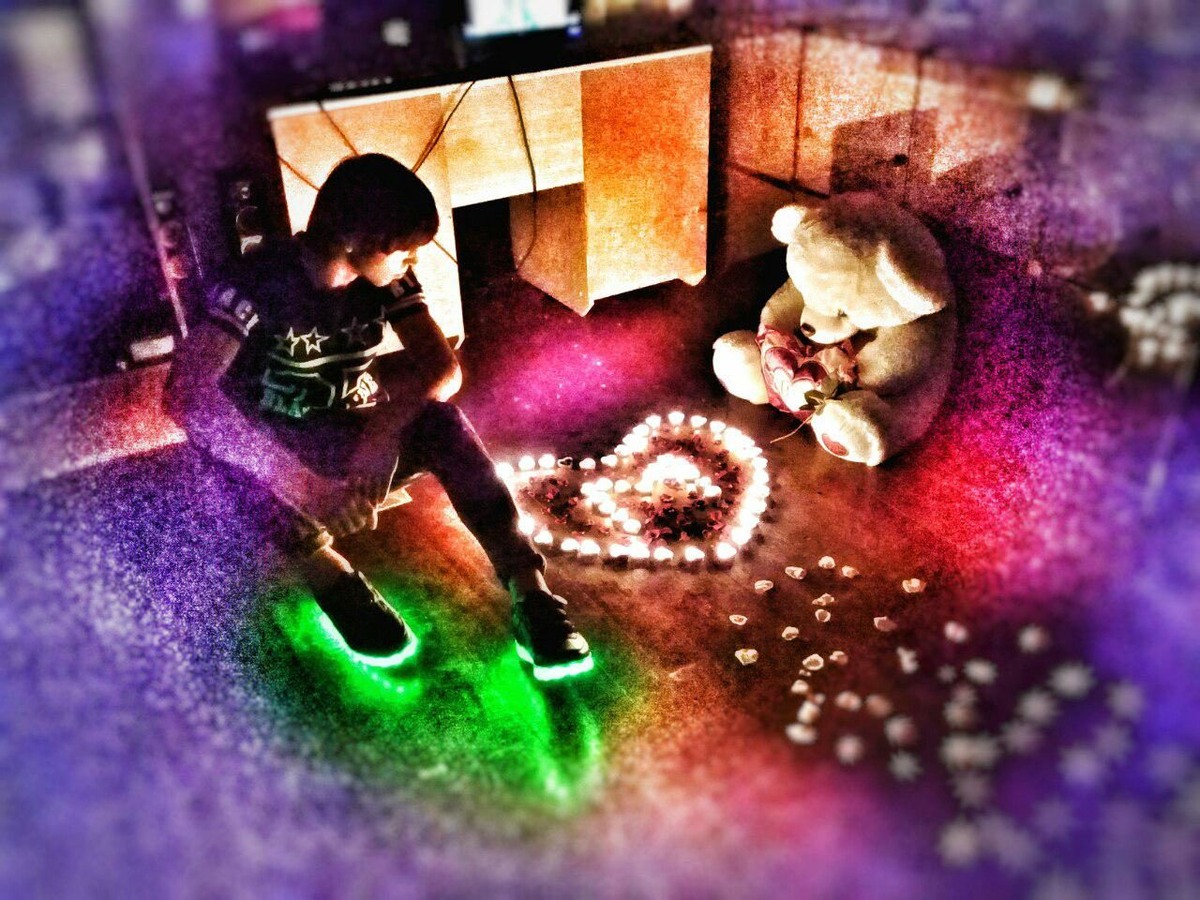 Несчатным или счастливым человека делают только его мысли, а не внешние обстоятельства.Управляя своими мыслями,он управляет своим счастьем