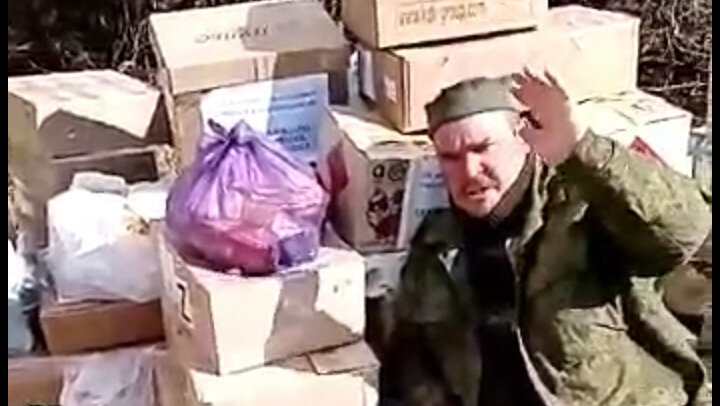     Мобилизованные жители Ростовской области продолжают получать помощь и письма от земляков, сообщил сити-менеджер Азова Владимир Ращупкин.