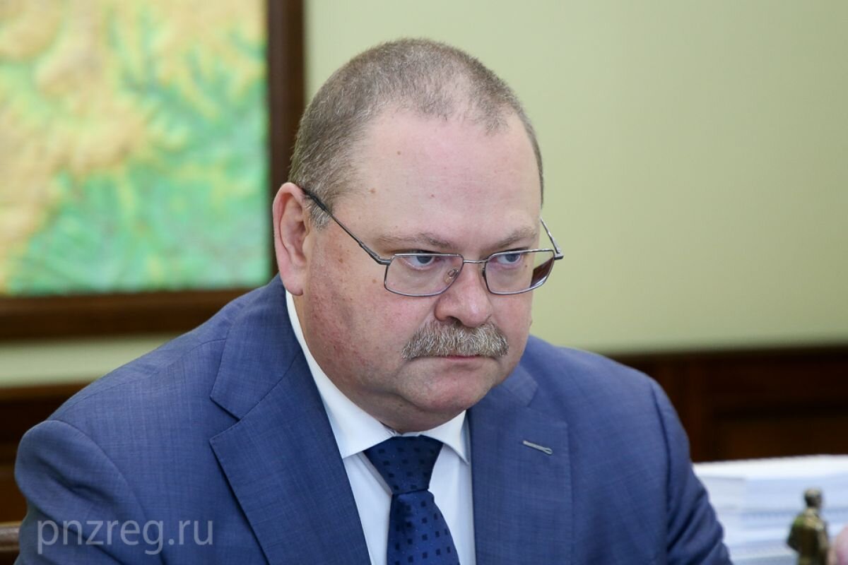    Олег Мельниченко напомнил чиновникам, что надо быть ближе к людям