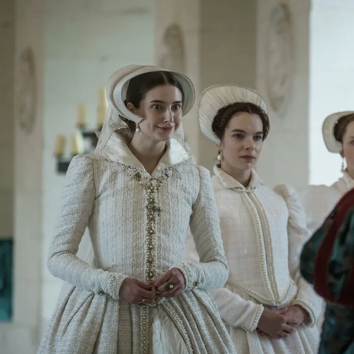 "Да ладно?!" Мария Стюарт видит свое платье. Фото с сайта Vulture