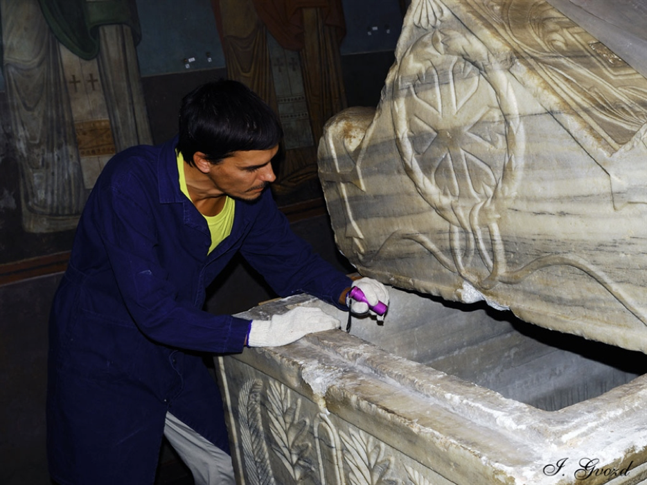 Мудрец гробницы. Саркофаг ярослава мудрого. Мудрец гробницы. Мудрец гробницы. Мудрец гробницы.