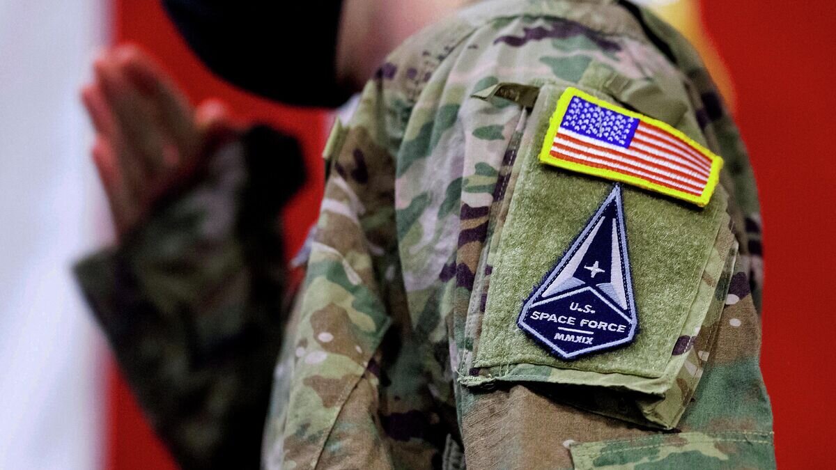    Военнослужащий военно-космических сил США© AP Photo / Noah Berger