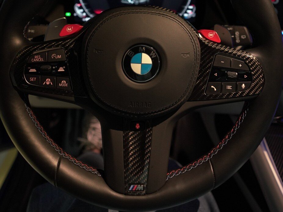 В красивом силуэте немецкого внедорожника, можно очень быстро распознать высшую ступень премиальности, для этого достаточно лишь взглянуть на некоторые элементы кузова автомобиля, которые указывают на эксклюзивность продукта.