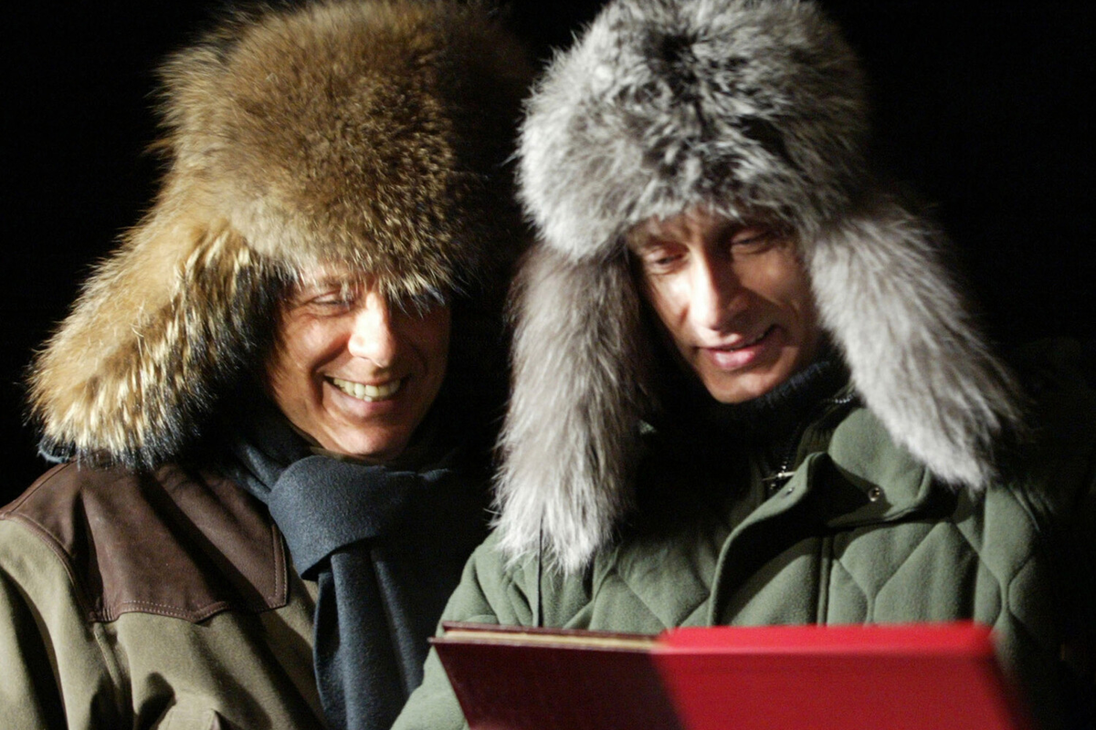 Сильвио Берлускони и Владимир Путин 
Фото: Viktor Korotayev/AP