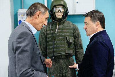    Губернатор Московской области Андрей Воробьев в центре высокопрочных материалов «Армированные композиты» в Сергиево-Посадском г. о. ©Константин Семенец Пресс-служба Губернатора и Правительства Московской области
