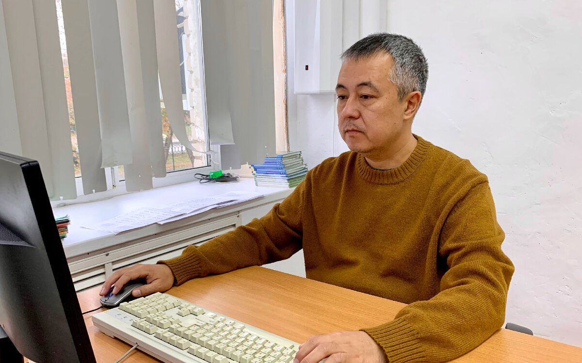 Сельский учитель на рабочем месте