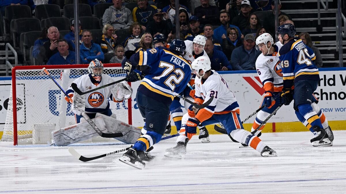    Эпизод матча "Сент-Луис Блюз" - "Нью-Йорк Айлендерс"© Фото : nhl.com/blues