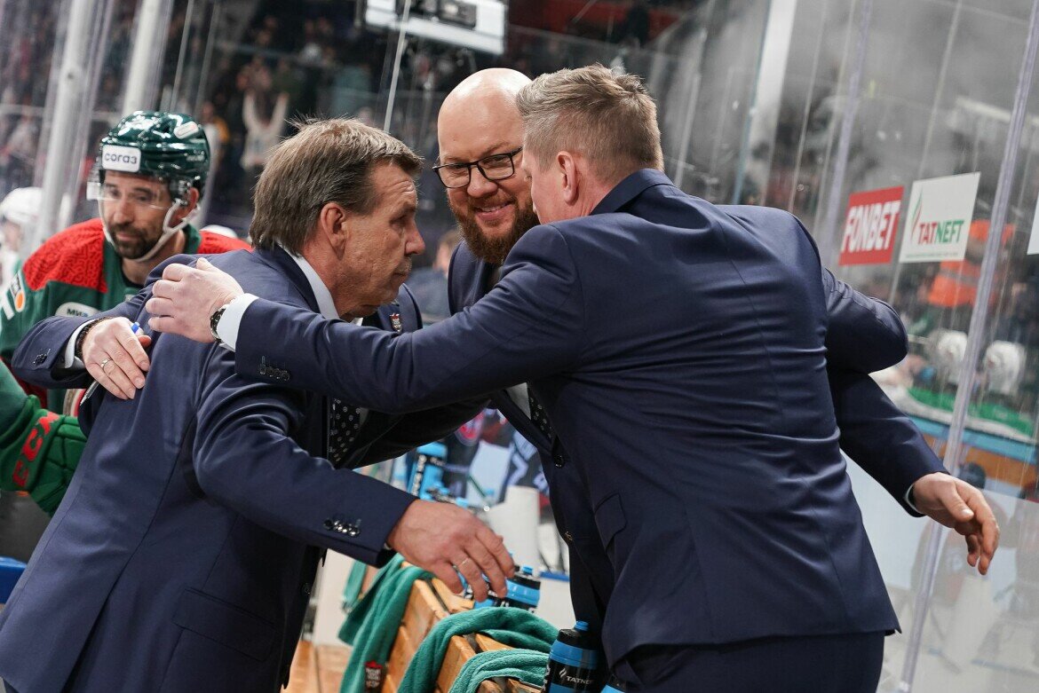 Олег Знарок добился третьей победы в 13 матчах. Фото: ak-bars.ru