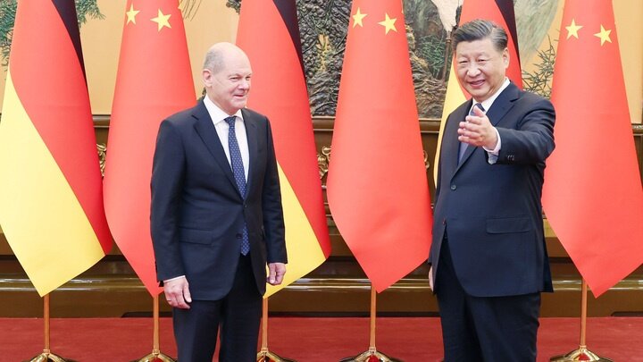 Олаф Шольц и Си Цзиньпин.  фото: картинки  яндекса. 