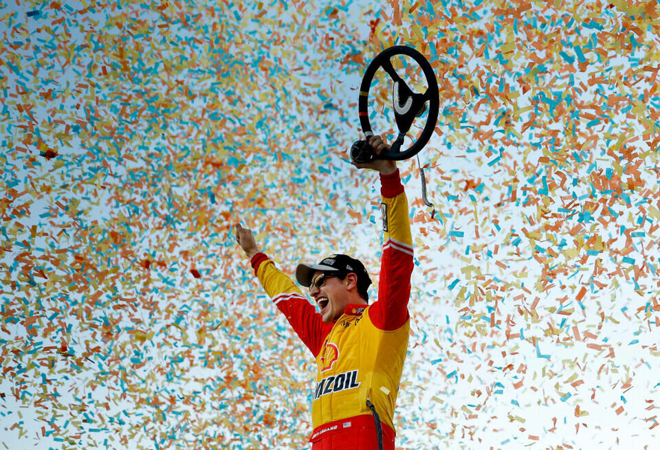    Джоуи Логано стал двукратным чемпионом NASCARNASCAR