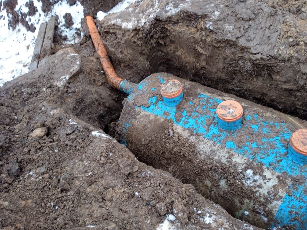 Раскопал септик. Выдавило грунтовыми водами.