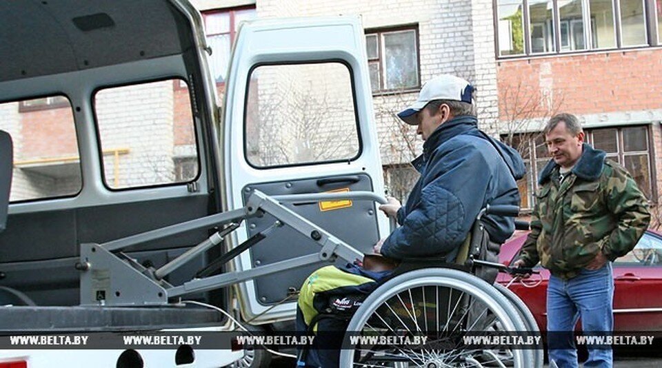     В Минске социальные такси часто можно видеть возле медицинских учреждений. Фото: belta.by