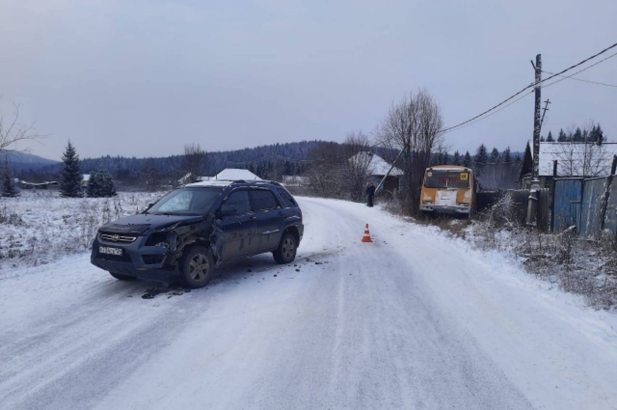    Дорожная полиция выясняет все обстоятельства ДТП.