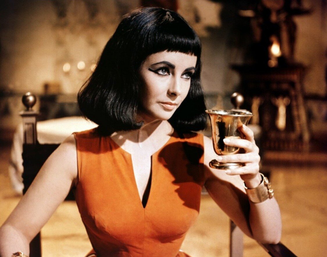 Клеопатра - Элизабет Тейлор.