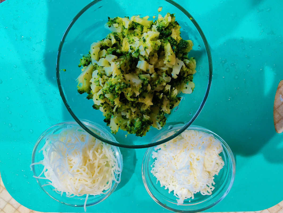 Можно использовать любой твердый сыр, который есть у Вас в холодильнике 