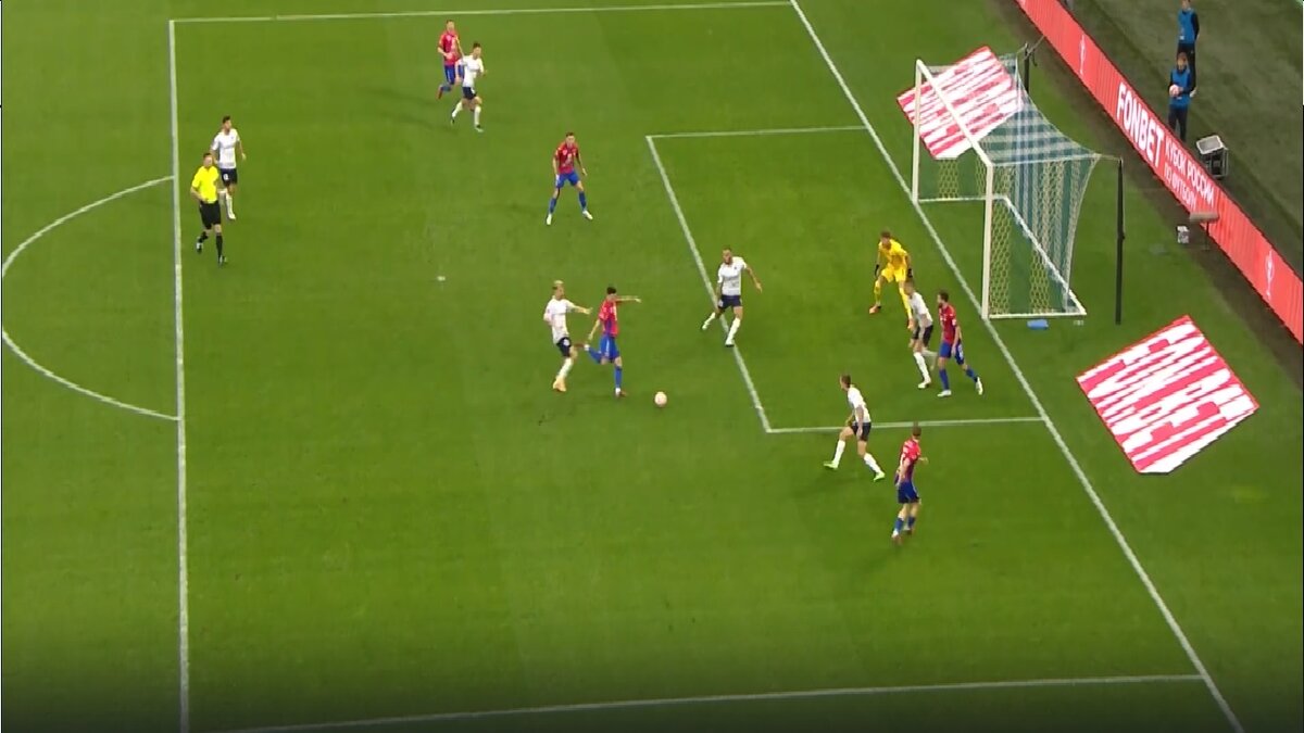 Ермаков забивает гол