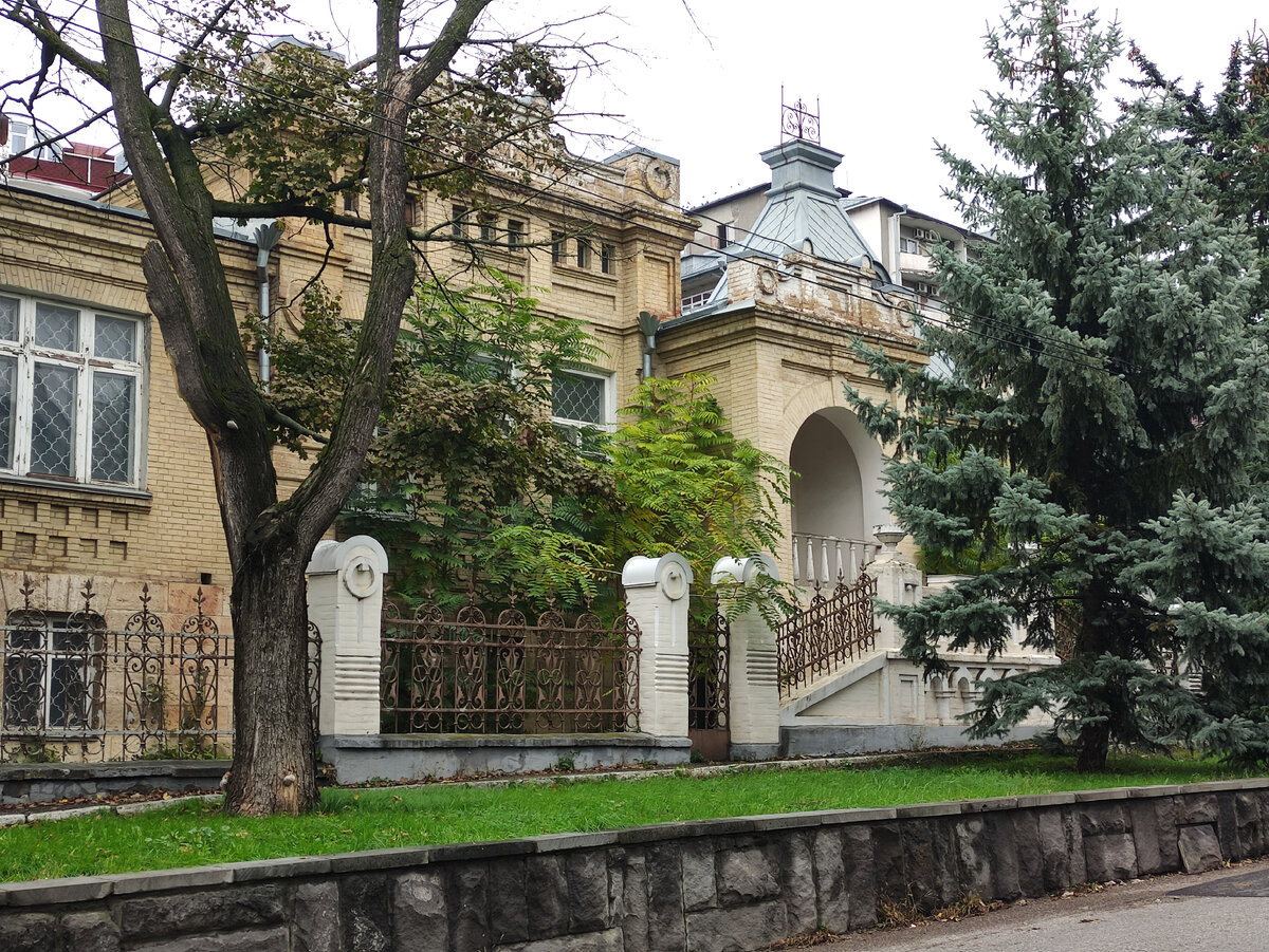 Дом Крюкова (октябрь 2022 года)