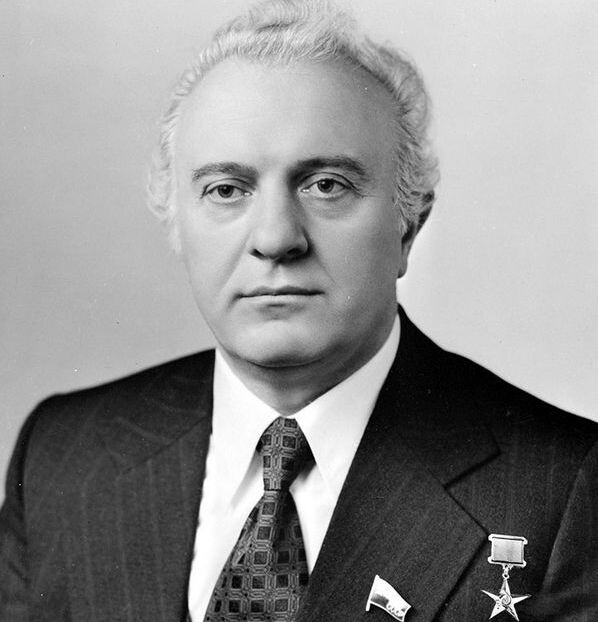 Шеварнадзе Э.А,один из виновников развала СССР.